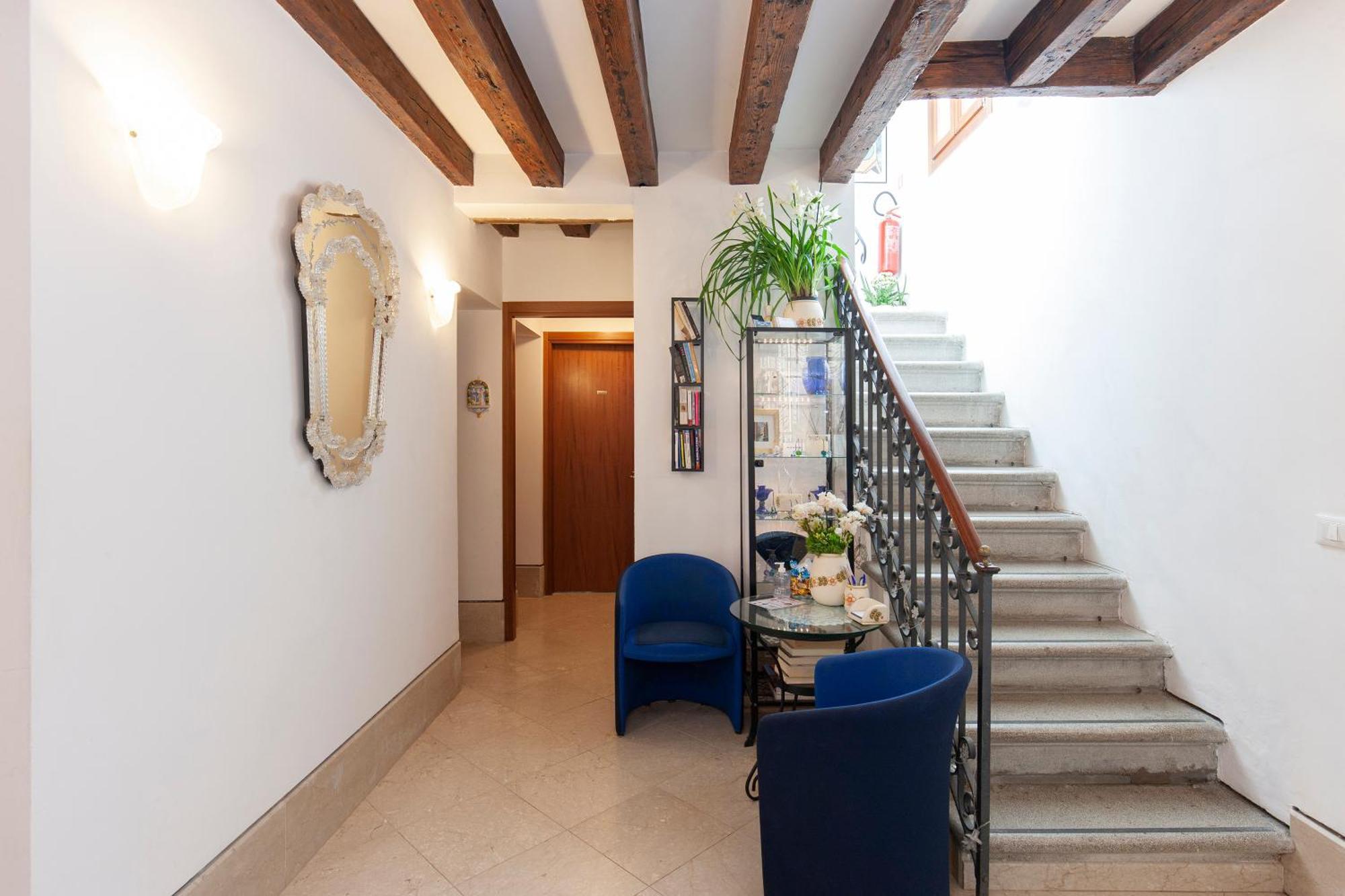 Santa Margherita Guest House Venice Exterior photo