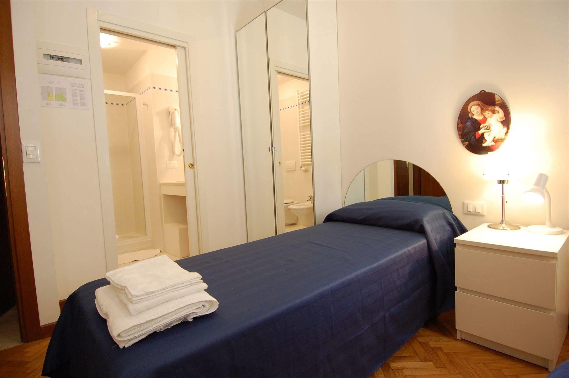 Santa Margherita Guest House Venice Exterior photo