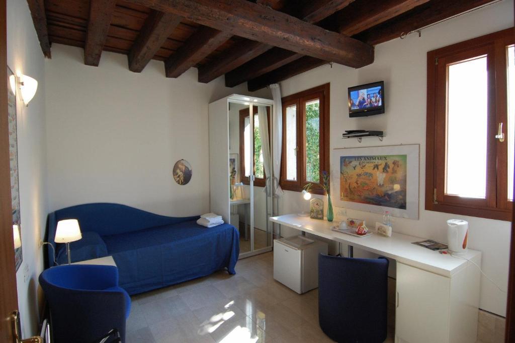 Santa Margherita Guest House Venice Exterior photo
