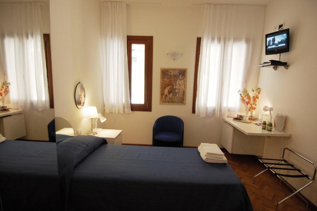 Santa Margherita Guest House Venice Exterior photo